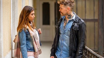 Латиночка приглашает мужчину домой и у них происходит соитие