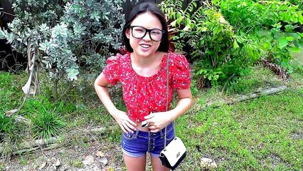 Наглый пикапер отымел миниатюрную азиатку большим членом в фургоне